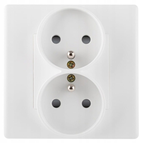 Priză Dublă Albă Cu Pin Set Cu Ramă PVC