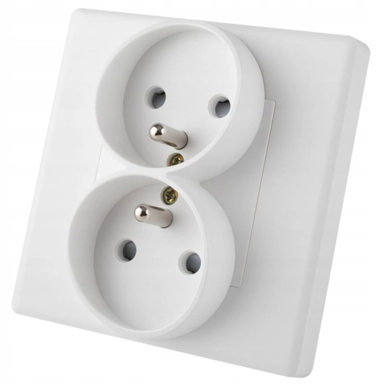 Priză Dublă Albă Cu Pin Set Cu Ramă PVC