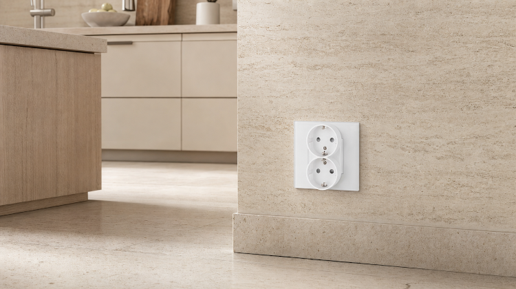 Priză Dublă Din Sticlă Schuko Cu Împământare Fără Pin Albă